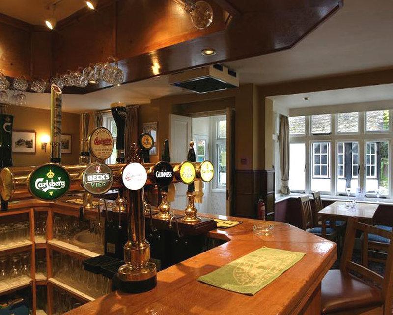 Hurtwood Hotel Peaslake Restaurant photo