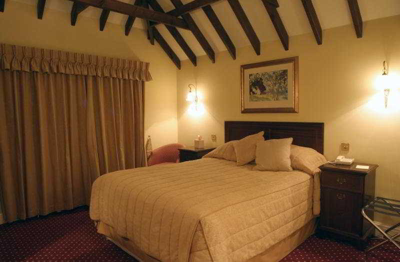 Hurtwood Hotel Peaslake Chambre photo